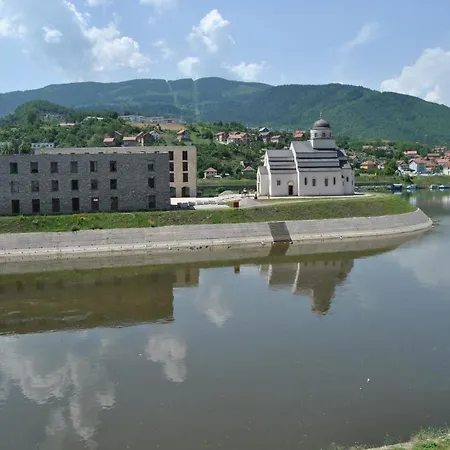 Aura Kosovo Polje